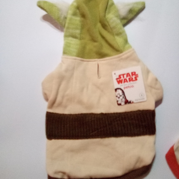 Dog size small Star wars double outfits. - Picture 4 of 4
